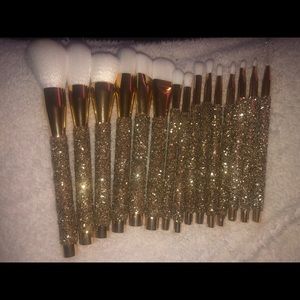 Custom made bling makeup brushes